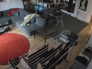 voyeurcam-julmodels-living-2