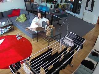 voyeurcam-julmodels-living-2 Thumb Image