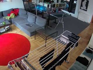 voyeurcam-julmodels-living-2