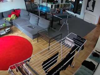 voyeurcam-julmodels-living-2
