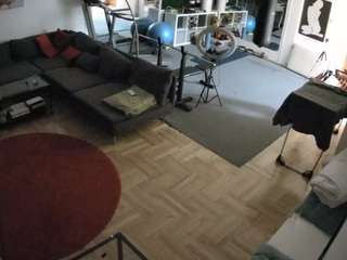 voyeurcam-julmodels-living-2