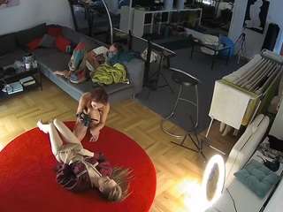 voyeurcam-julmodels-living-2