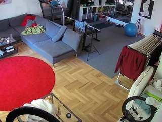 voyeurcam-julmodels-living-2