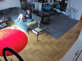 voyeurcam-julmodels-living-2