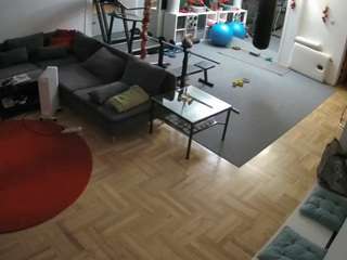voyeurcam-julmodels-living-2