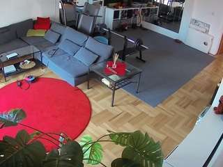 voyeurcam-julmodels-living-2