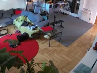 voyeurcam-julmodels-living-2 webcam