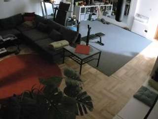 voyeurcam-julmodels-living-2