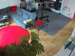 voyeurcam-julmodels-living-2