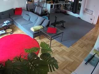 voyeurcam-julmodels-living-2