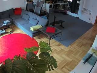 voyeurcam-julmodels-living-2