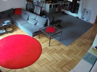 voyeurcam-julmodels-living-2