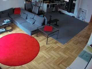 voyeurcam-julmodels-living-2