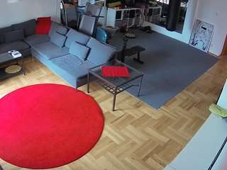 voyeurcam-julmodels-living-2