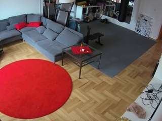 voyeurcam-julmodels-living-2