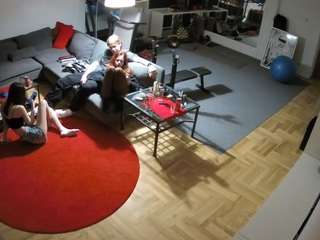 voyeurcam-julmodels-living-2 webcam
