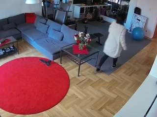 voyeurcam-julmodels-living-2