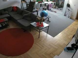voyeurcam-julmodels-living-2