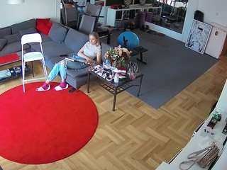 voyeurcam-julmodels-living-2 webcam