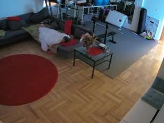 voyeurcam-julmodels-living-2