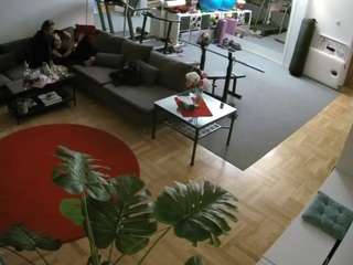 voyeurcam-julmodels-living-2
