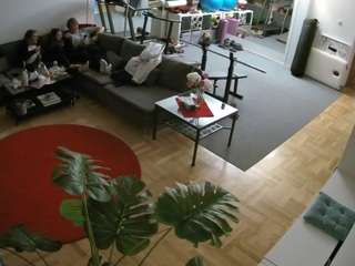 voyeurcam-julmodels-living-2