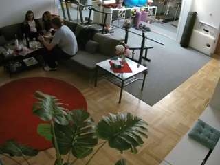 voyeurcam-julmodels-living-2