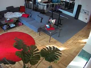 voyeurcam-julmodels-living-2
