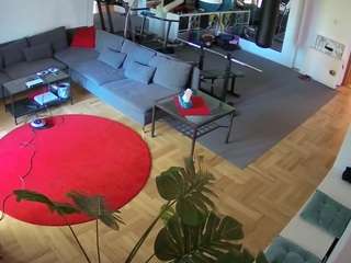 voyeurcam-julmodels-living-2