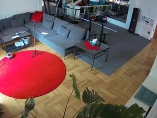 Dieses Model ist jetzt live. voyeurcam-julmodels-living-2