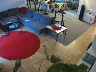 Dieses Model ist jetzt live. voyeurcam-julmodels-living-2