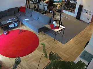 Dit model is nu live. voyeurcam-julmodels-living-2