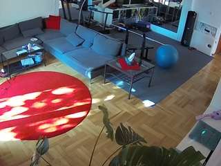 voyeurcam-julmodels-living-2