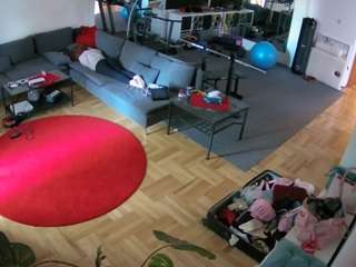 voyeurcam-julmodels-living-2