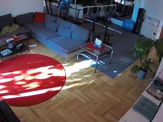 voyeurcam-julmodels-living-2