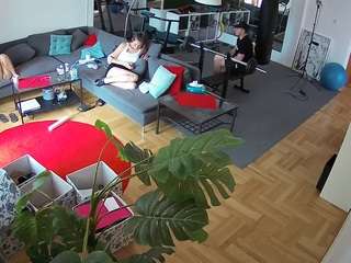 voyeurcam-julmodels-living-2