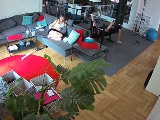 voyeurcam-julmodels-living-2
