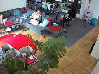 voyeurcam-julmodels-living-2