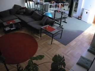 voyeurcam-julmodels-living-2