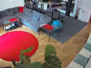 voyeurcam-julmodels-living-2