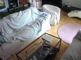 voyeurcam-julmodels-living-3