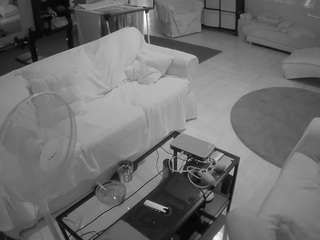 Voyeur House Cl B camsoda voyeurcam-julmodels-living-3