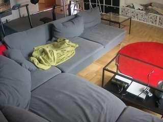 voyeurcam-julmodels-living-3
