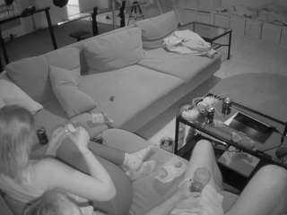 voyeurcam-julmodels-living-3