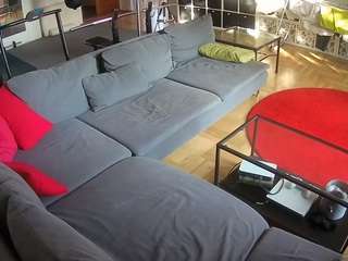 voyeurcam-julmodels-living-3