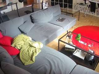 voyeurcam-julmodels-living-3
