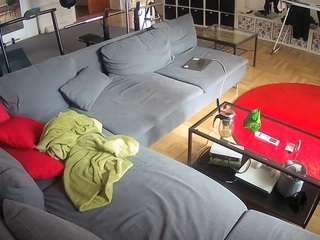 voyeurcam-julmodels-living-3