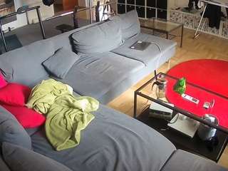 voyeurcam-julmodels-living-3