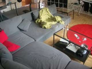 voyeurcam-julmodels-living-3