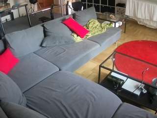 voyeurcam-julmodels-living-3